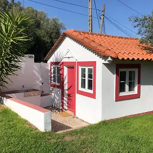 https://lisbon-cozy-house-w-garden-and-pool.hotels-lisbon-portugal.com